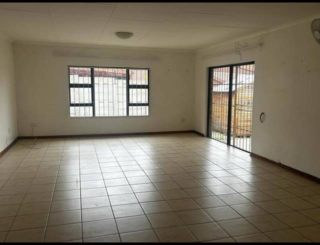 2 BEDROOM TOWNHOUSE FOR SALE IN MEYERVILLE